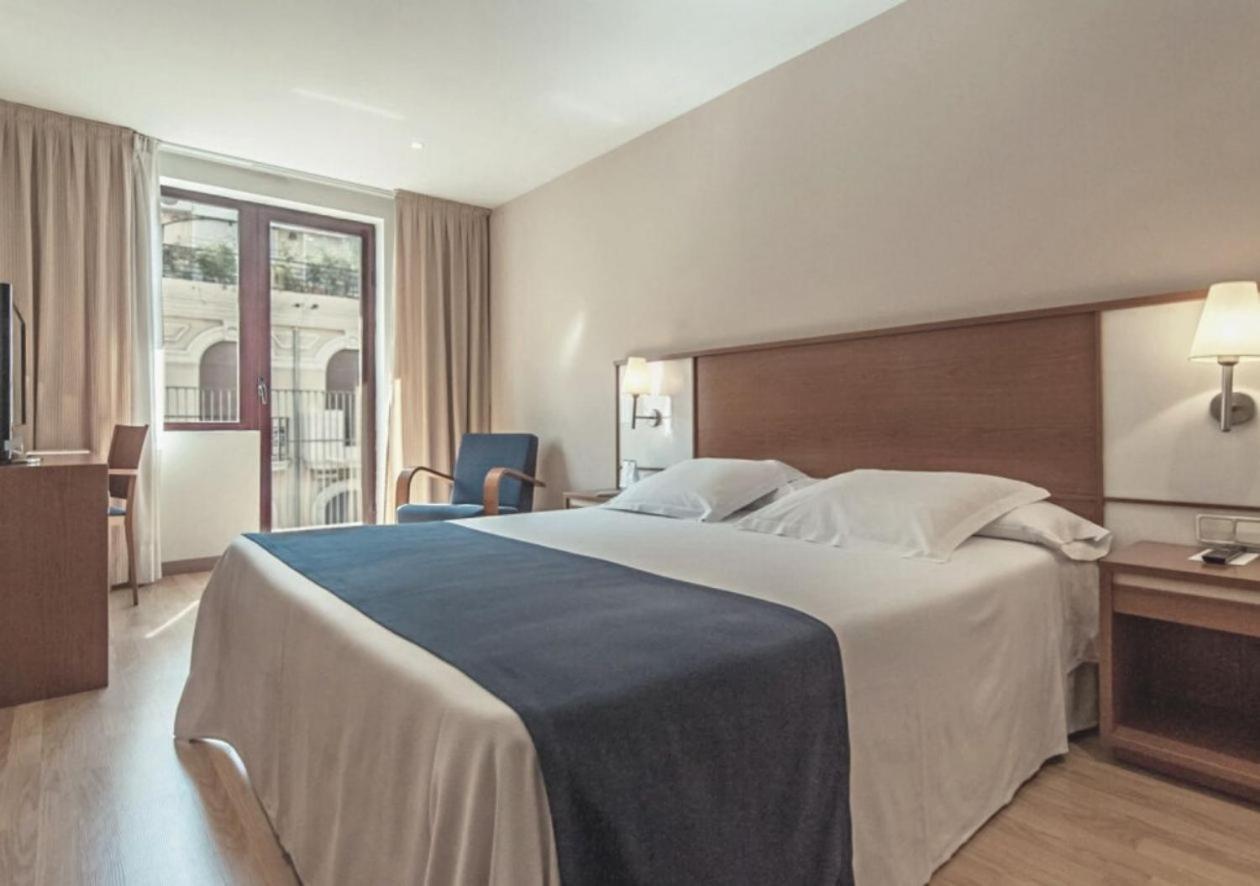 10 Hoteles en Ciutat Vella, Valencia que Vale la Pena Reservar