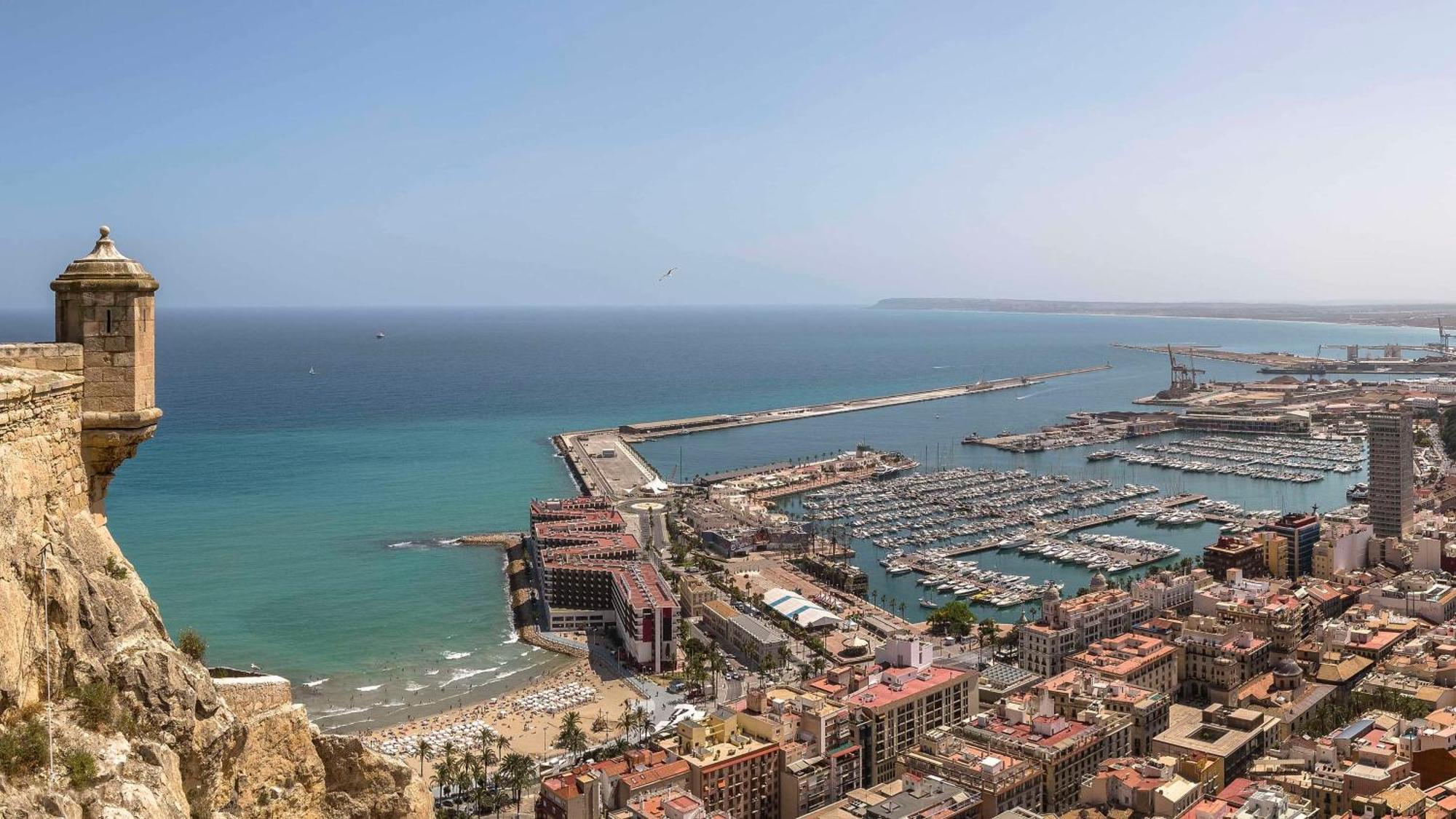 5 Hoteles Céntricos en el Centro de Alicante que Merecen tu Reserva