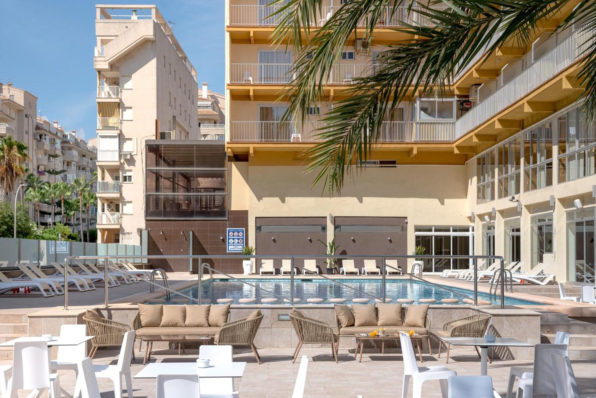 4 Hoteles Familiares en Playa de Gandía Analizados