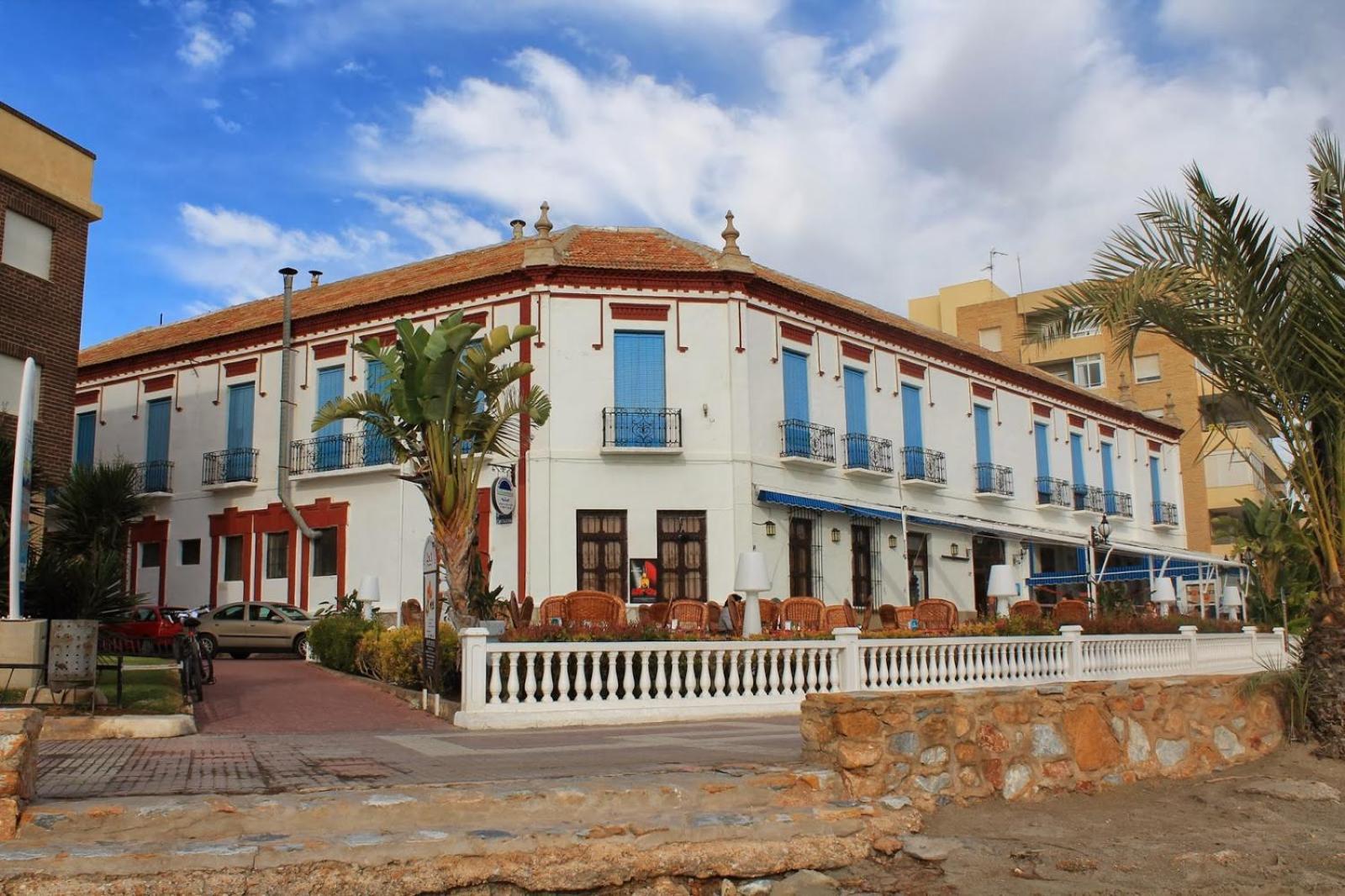 4 Hoteles Céntricos en Costa Cálida que Vale la Pena Reservar