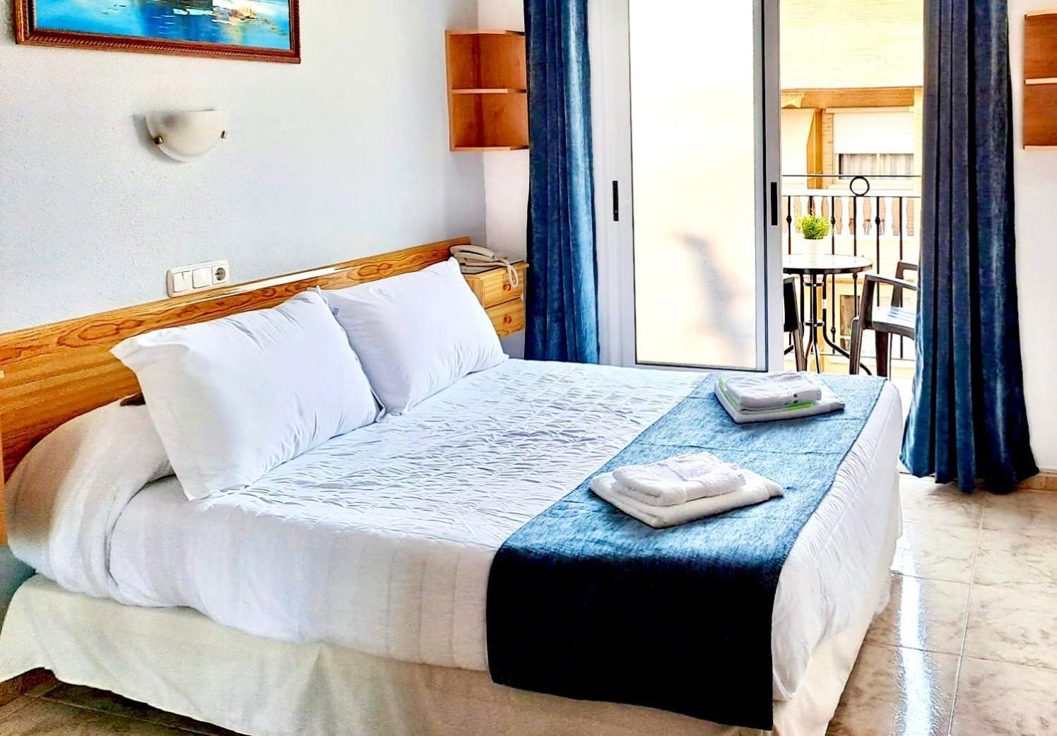 3 Hoteles de Playa cerca de Cafetería Jamfri que Merecen la Reserva