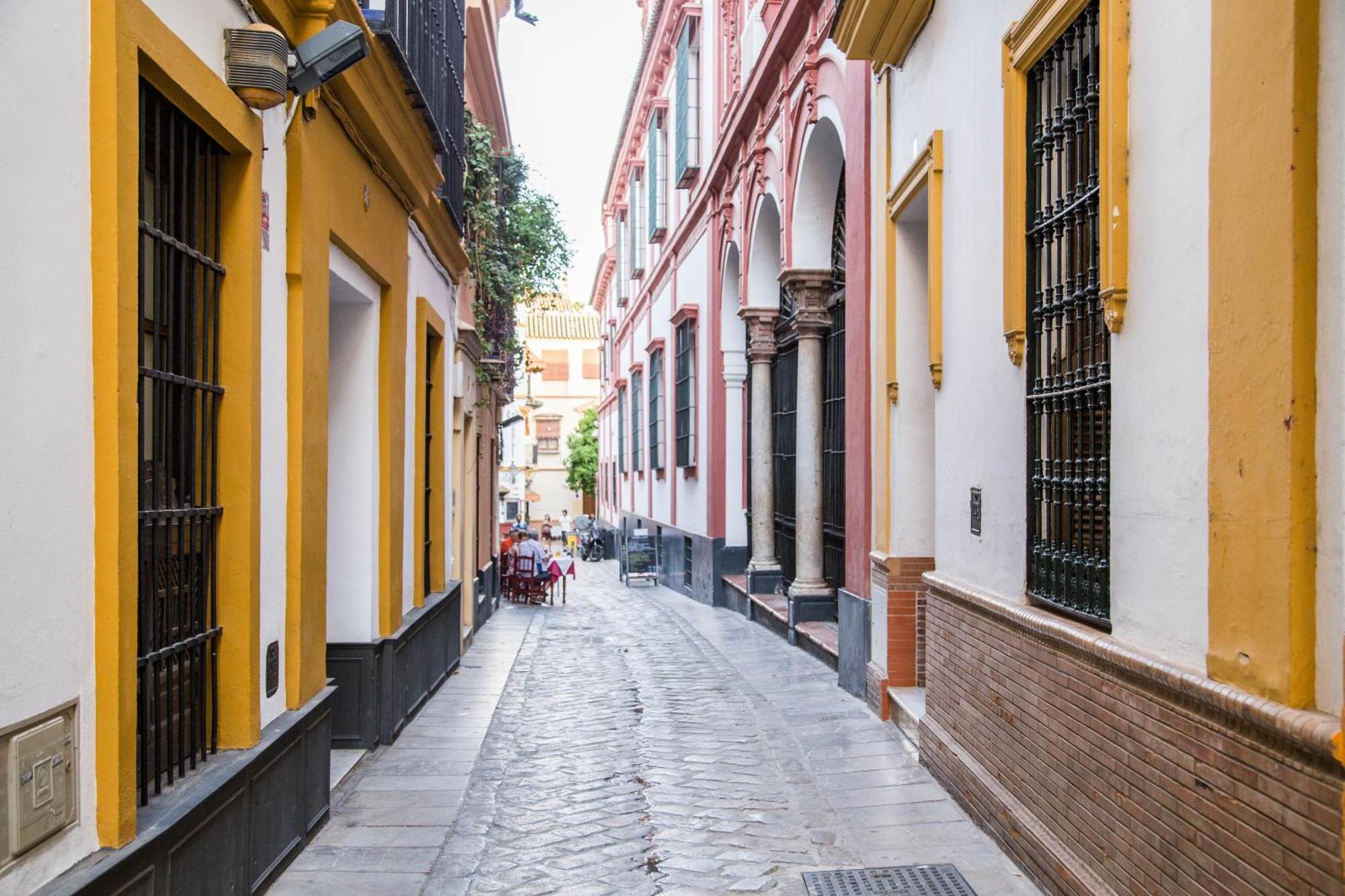 Alojarse en San Bernardo: 4 Hoteles de Sevilla Comparados