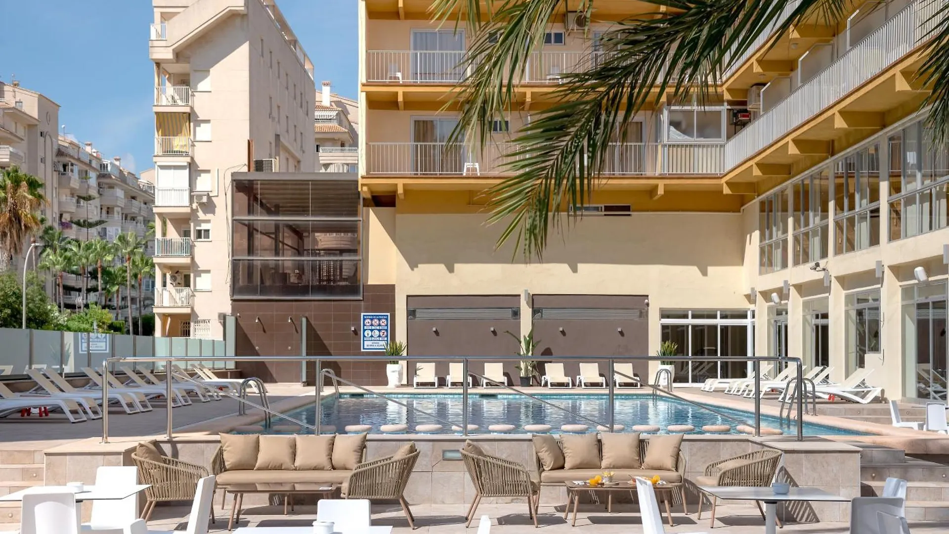 4 Hoteles Familiares en Playa de Gandía Analizados