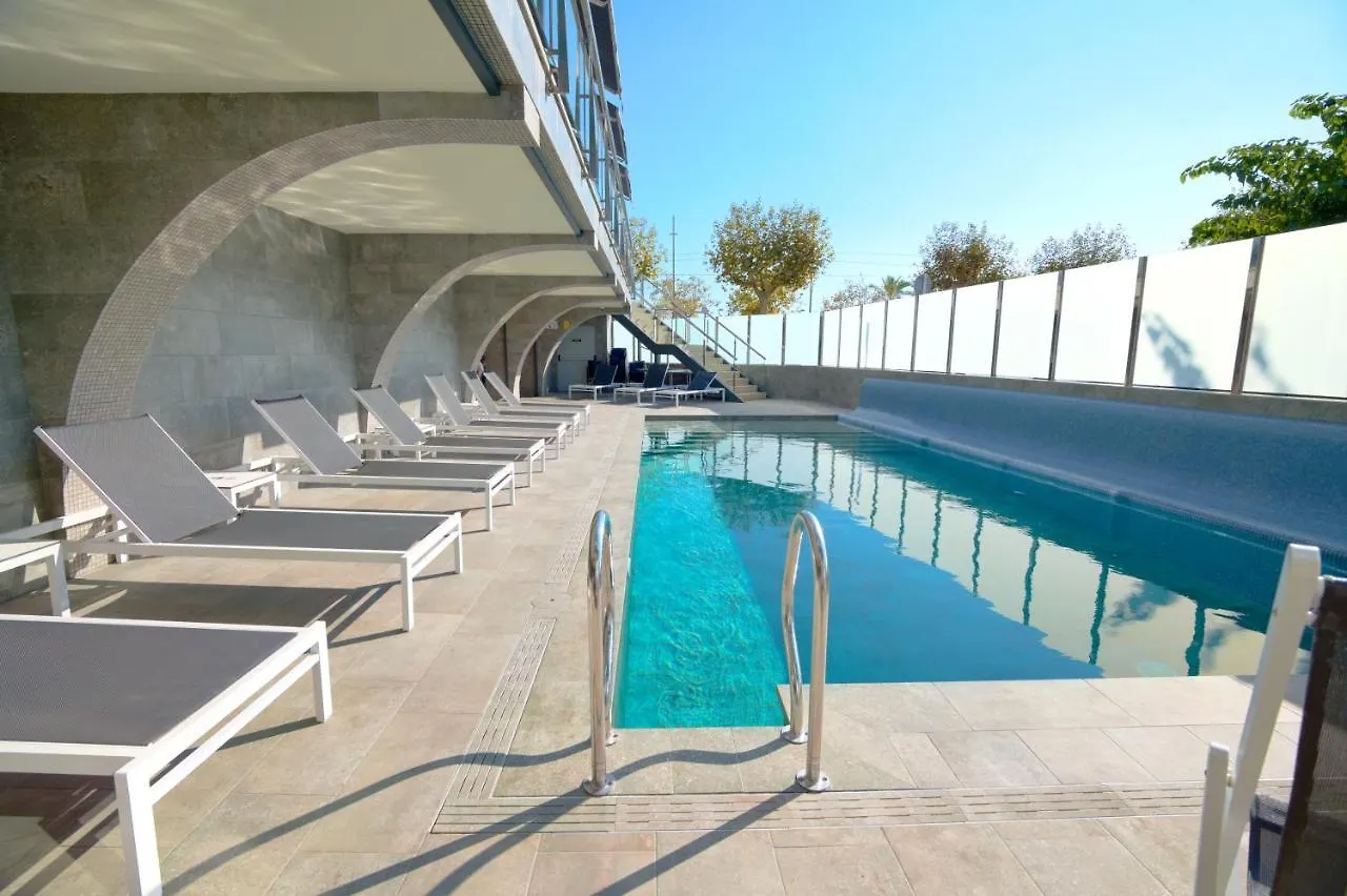 5 Hoteles Céntricos en Playa de Calella Que Vale la Pena Reservar