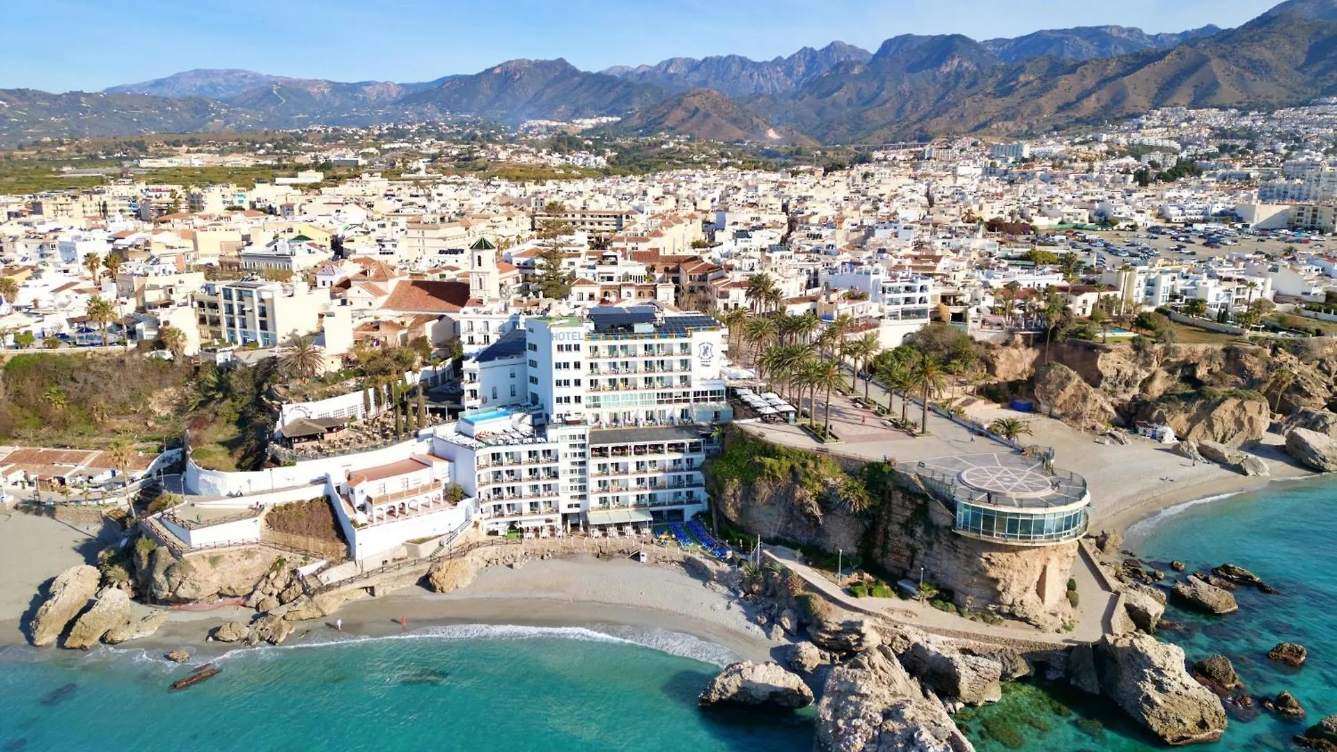 4 Hoteles en el Centro de Nerja que Vale la Pena Reservar