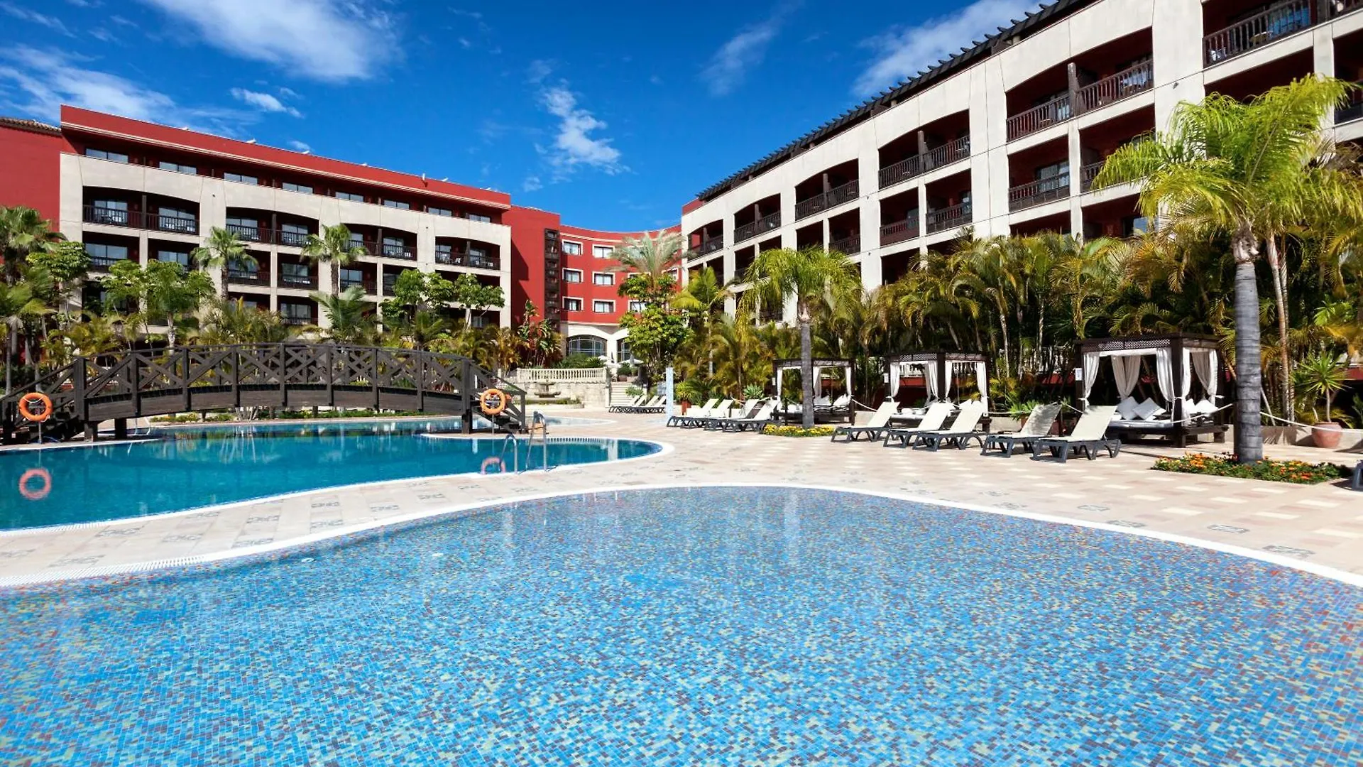 Dónde Alojarse cerca del Obispado de Málaga: 4 Hoteles con Spa