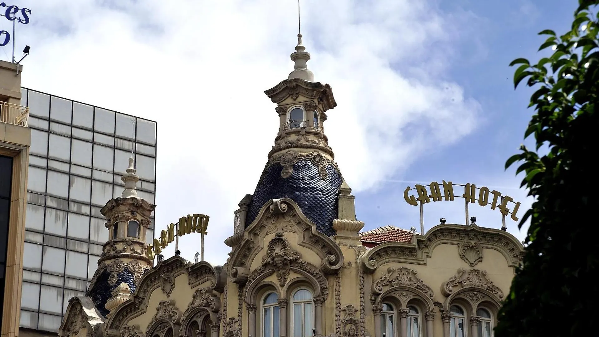 4 Hoteles de Lujo cerca del Teatro de la Paz que Merecen la Pena