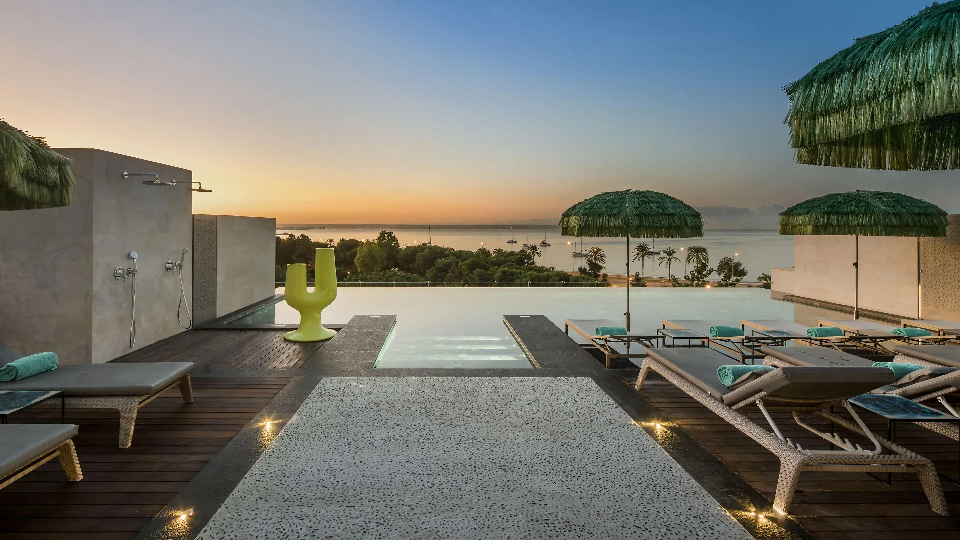 Alojarse en Mallorca: 4 Hoteles Céntricos Comparados