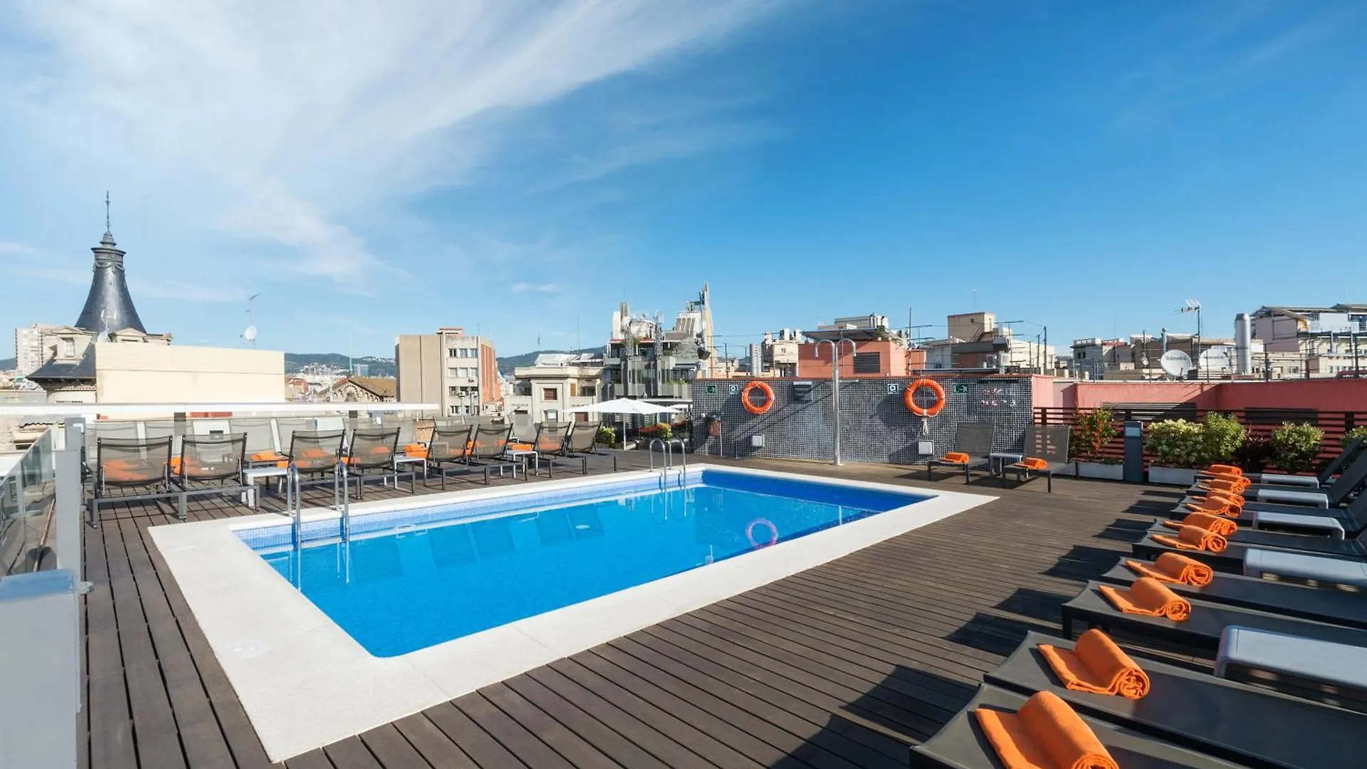 15 Hoteles Familiares en el Raval y el Centro de Barcelona