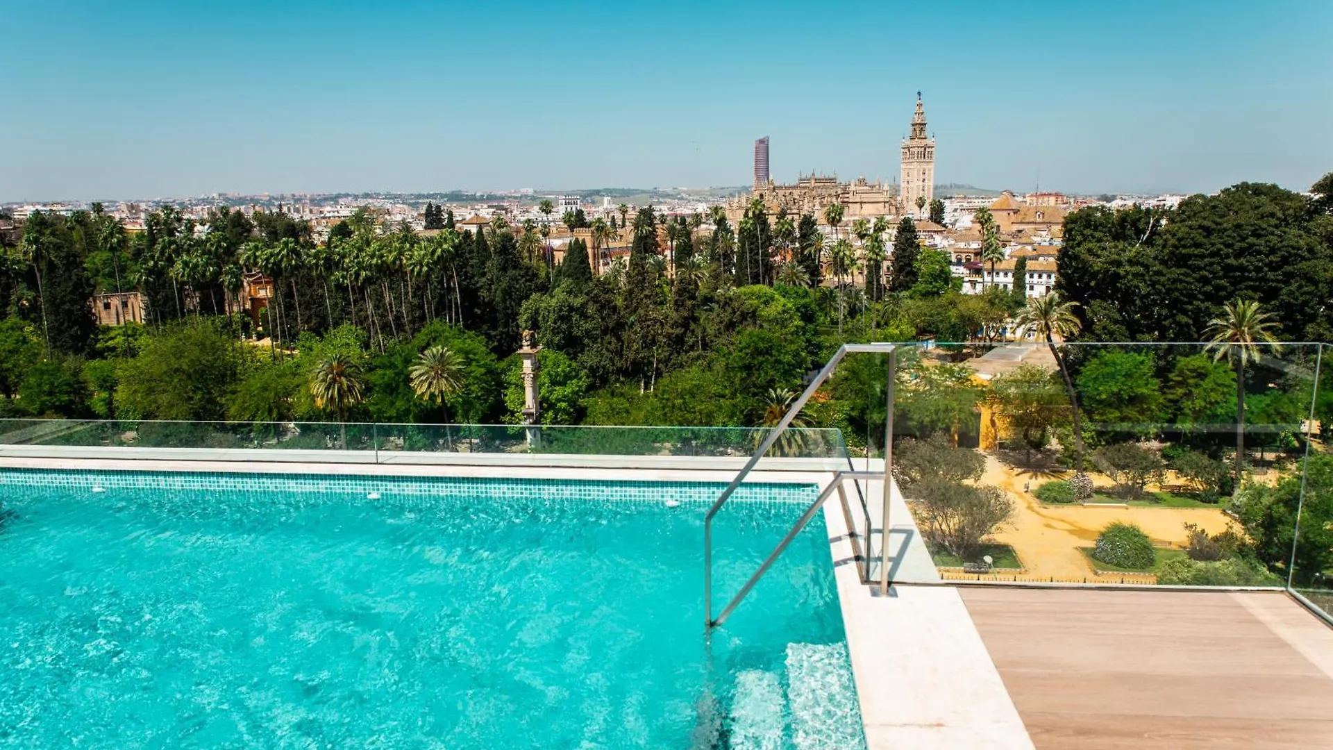 15 Hoteles Céntricos en el Casco Histórico de Sevilla que Vale la Pena Reservar