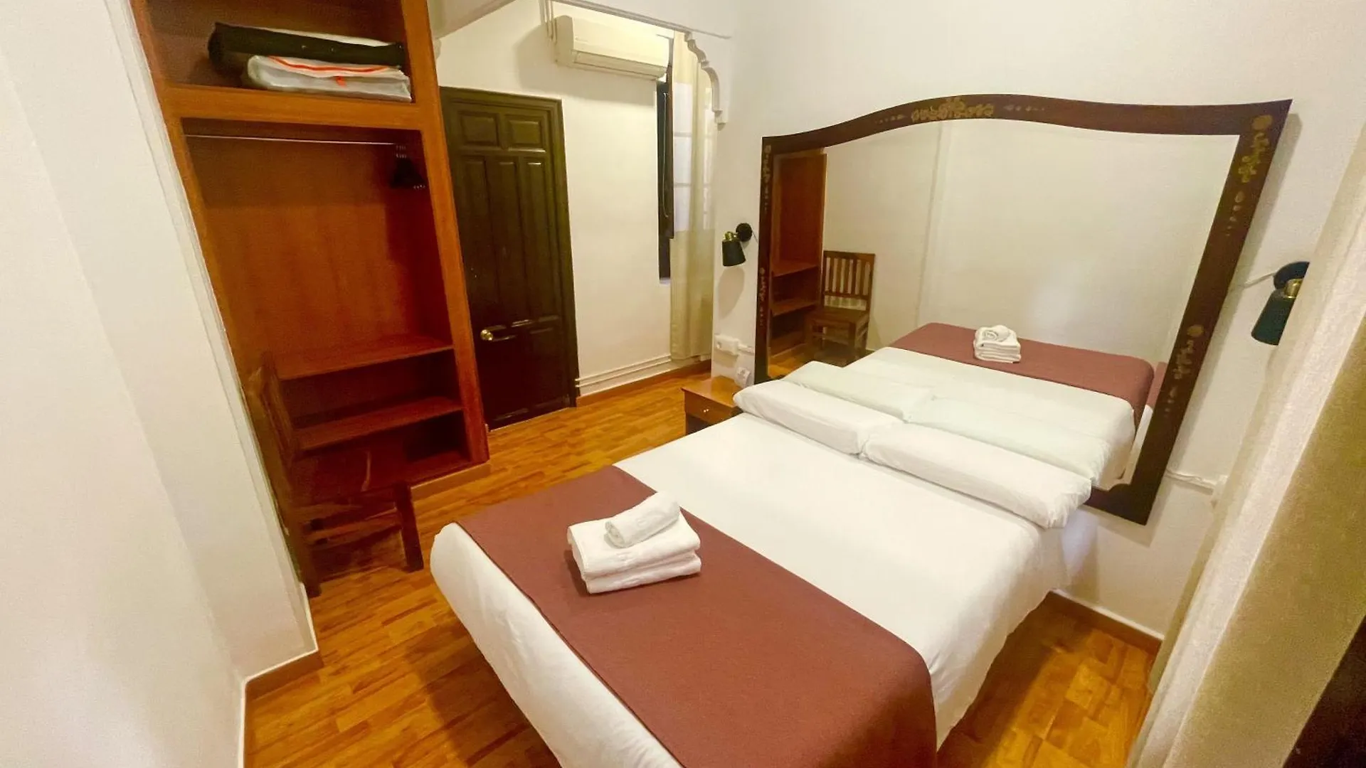 Staying In Granada Centro: 15 Hoteles Céntricos Comparados