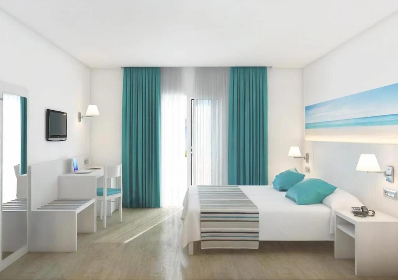 Staying Near Capdella: 15 Hoteles Céntricos en Calvià Comparados
