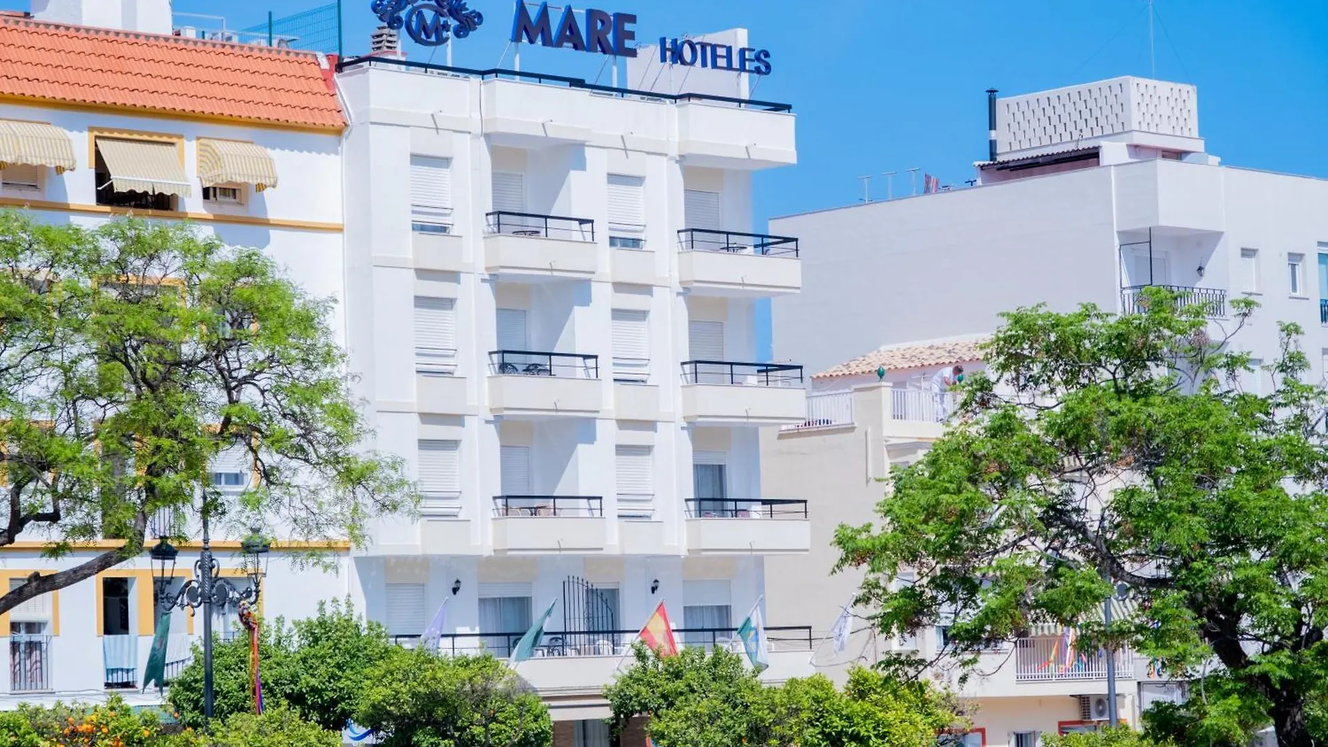 Estepona con Presupuesto Ajustado: 4 Hoteles Baratos Comparados
