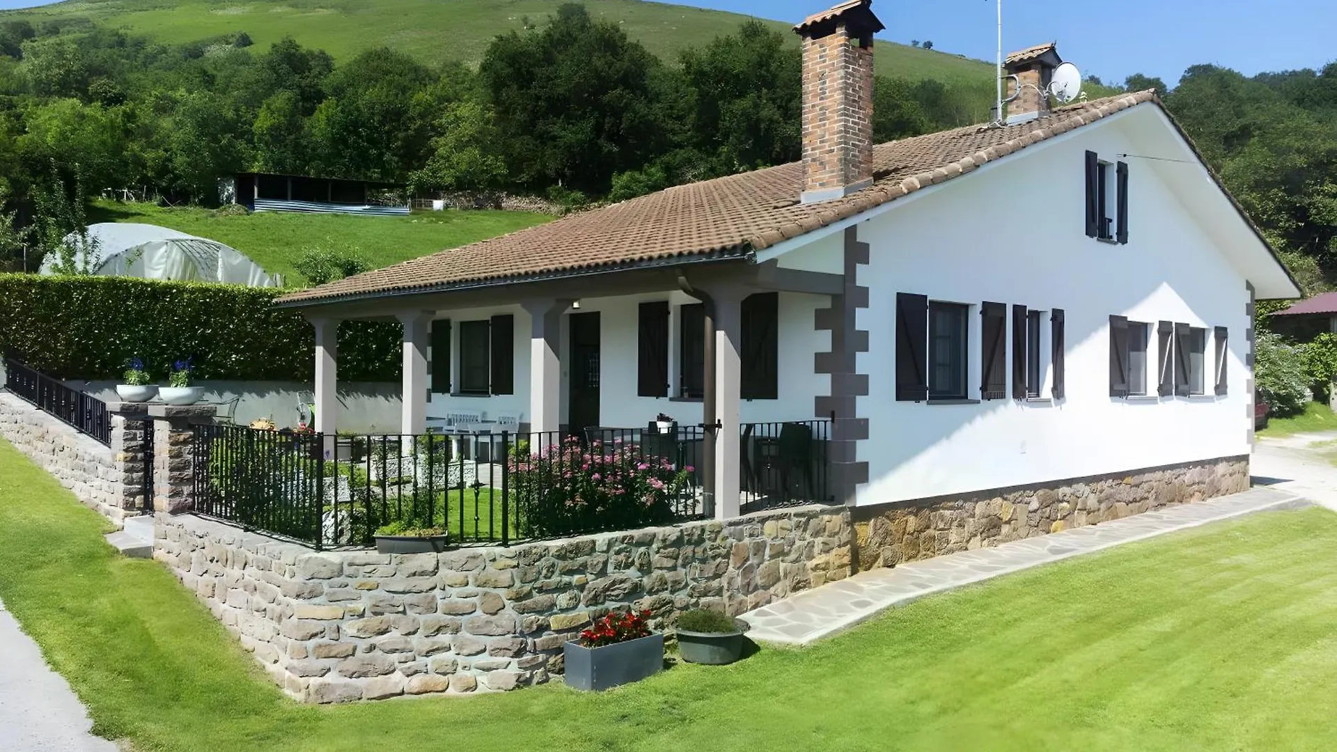 Alojarse en los Pirineos: 7 Casas Rurales Holidu Comparadas