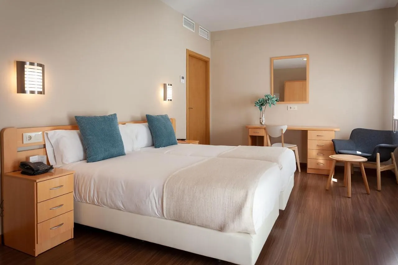 Alojarse en Extremadura: 9 Hoteles de 2 Estrellas Comparados