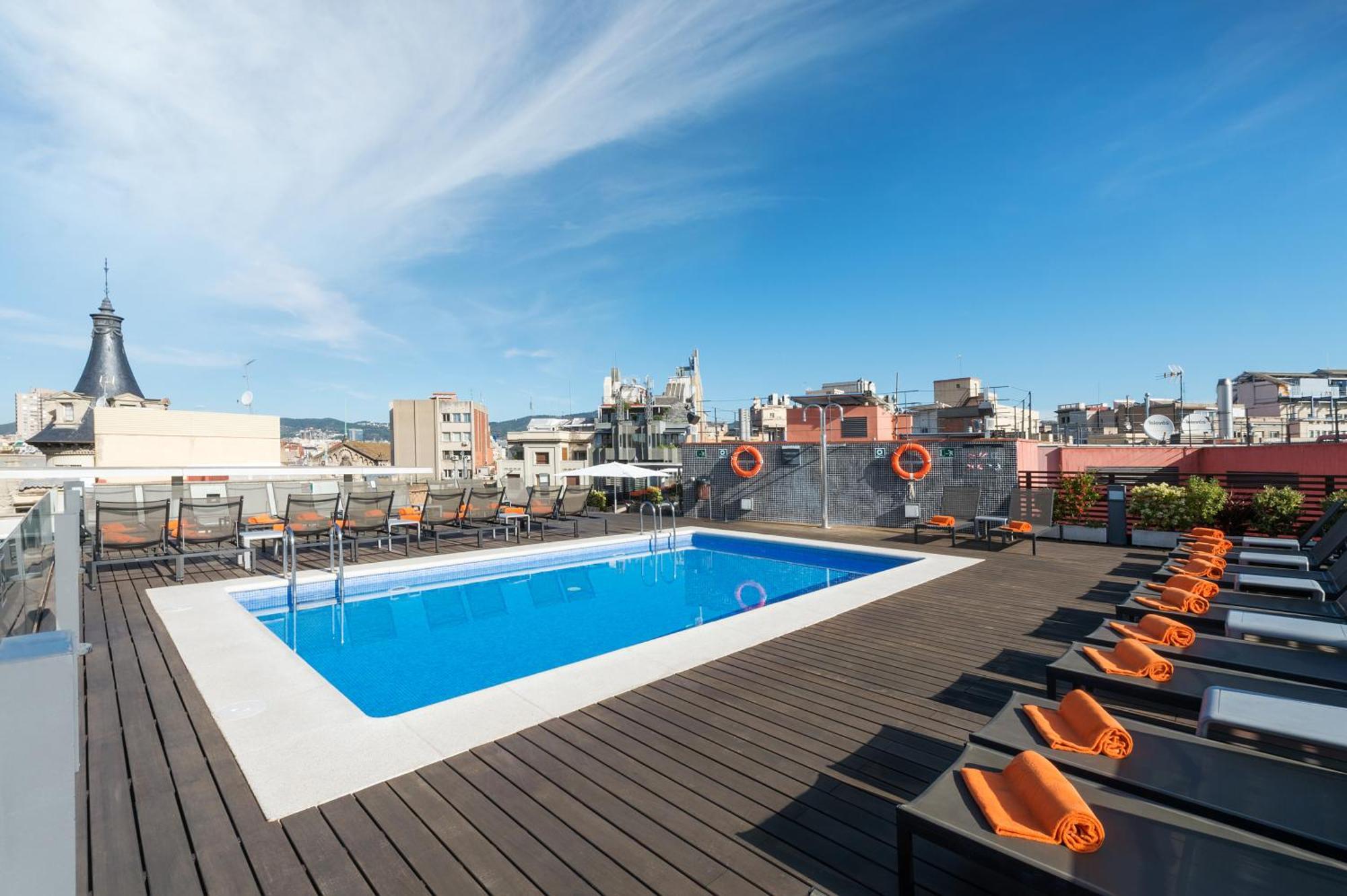 15 Hoteles Familiares en el Raval y el Centro de Barcelona