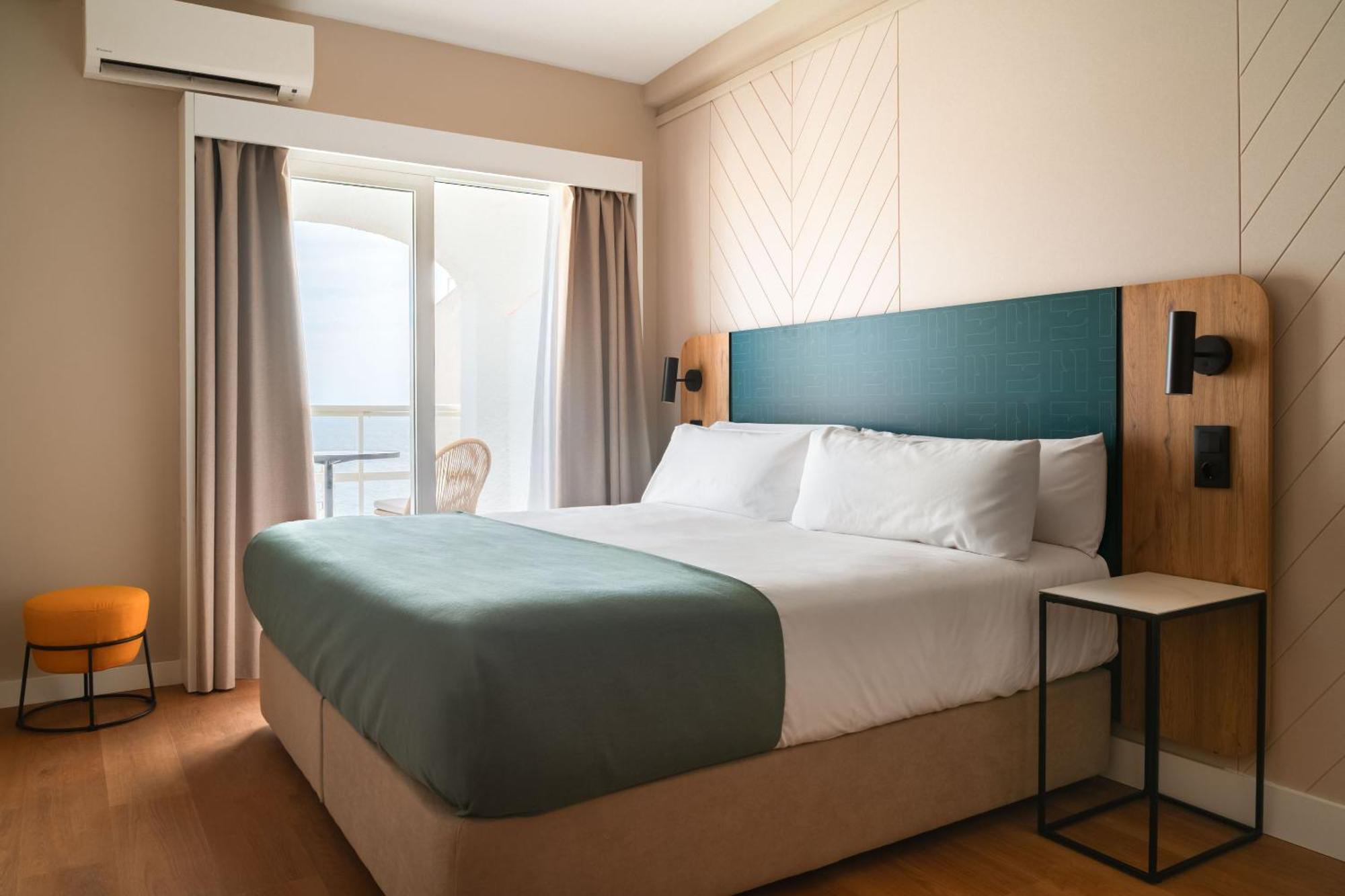 Dónde Alojarse en la Playa de Levante: 14 Hoteles Céntricos en Benidorm