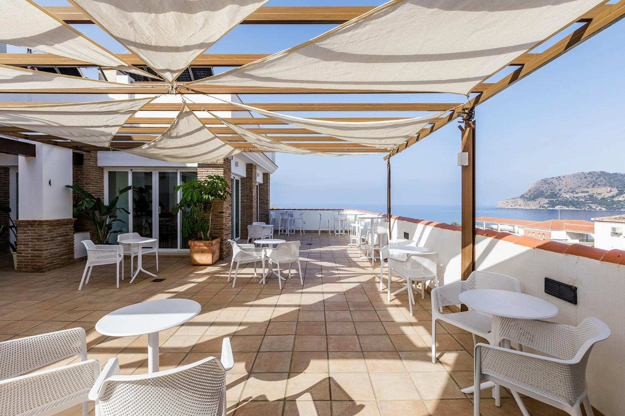 6 Hoteles con Golf cerca de Acantilados de Maro-Cerro Gordo que Vale la Pena Reservar