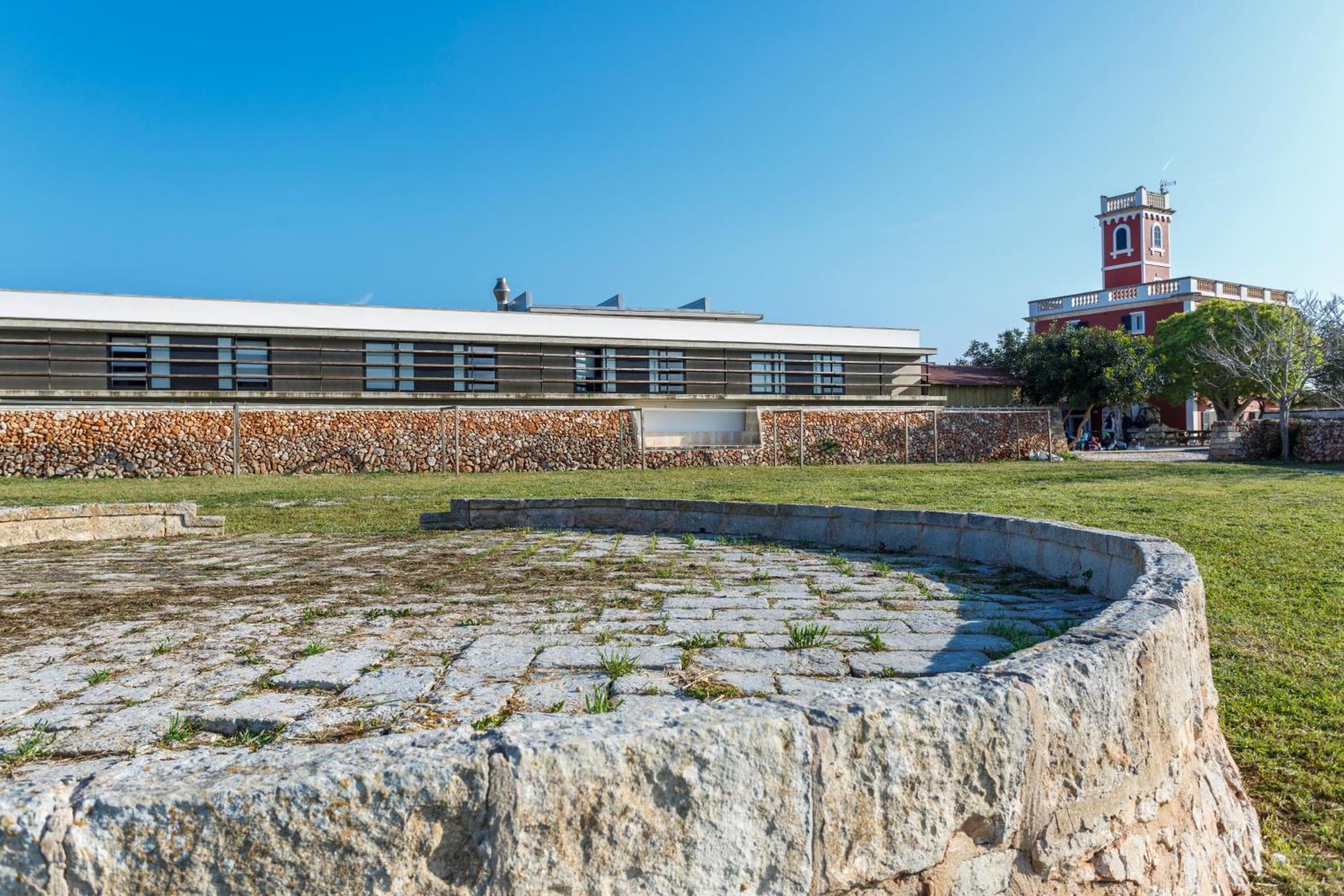 Cerca de Naveta des Tudons: 5 Hoteles Baratos Comparados
