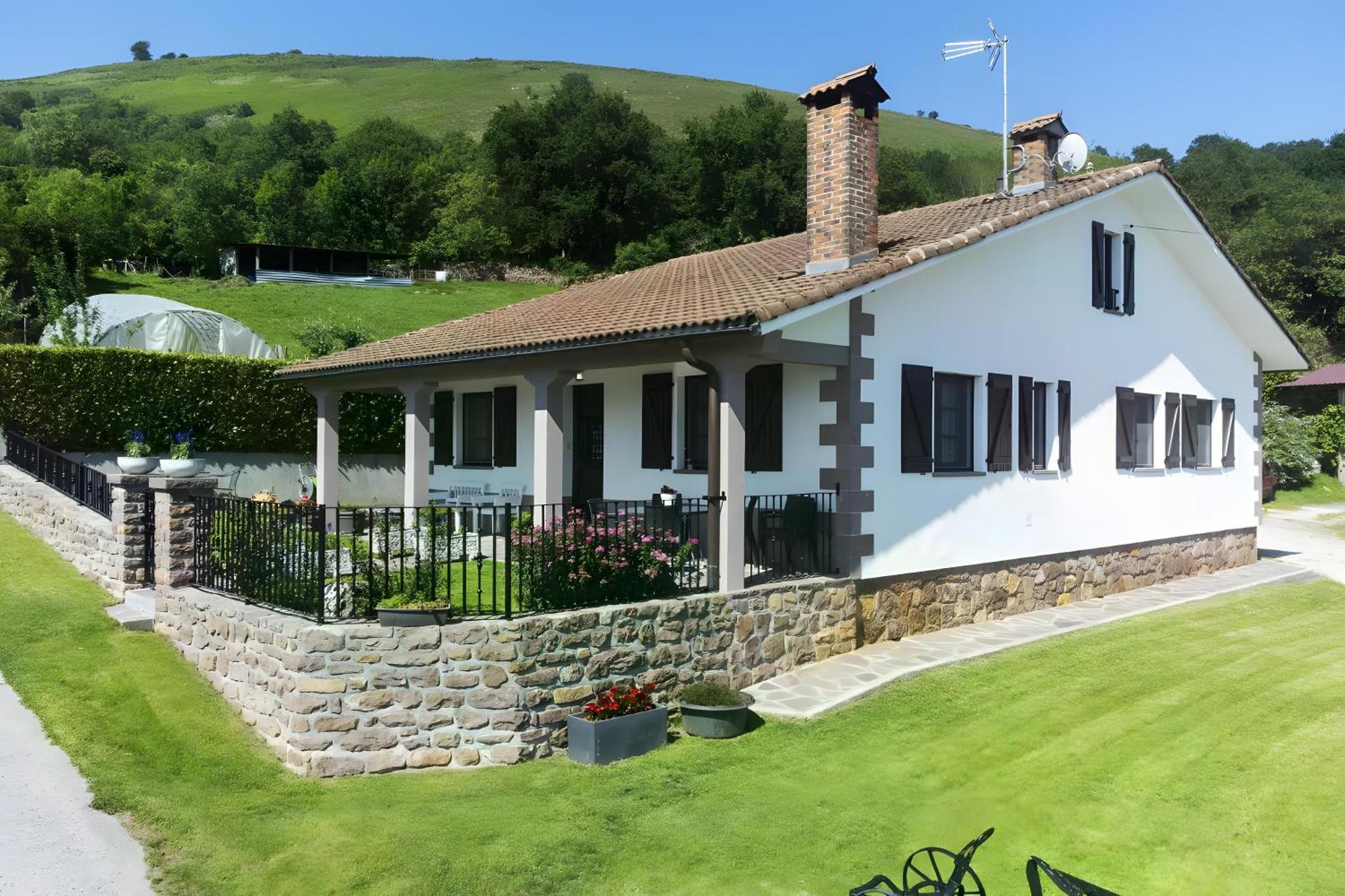 Alojarse en los Pirineos: 7 Casas Rurales Holidu Comparadas