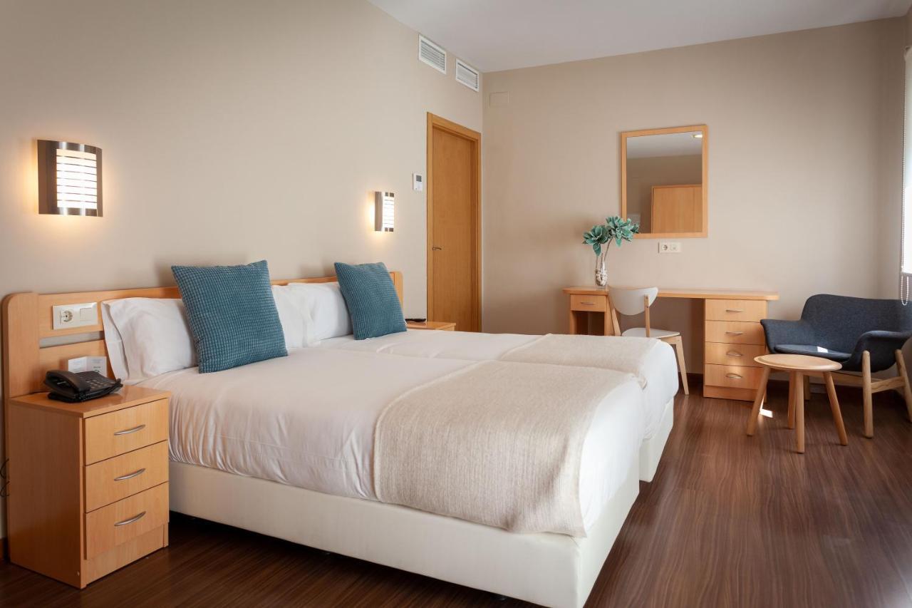Alojarse en Extremadura: 9 Hoteles de 2 Estrellas Comparados